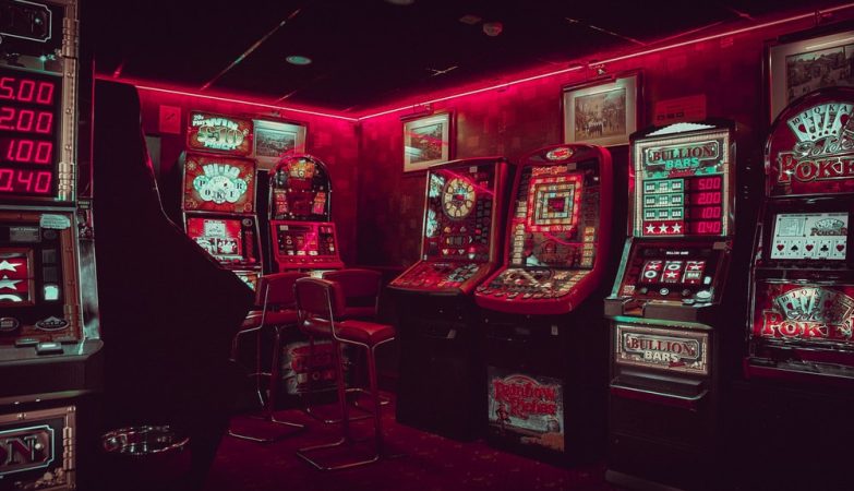 Slot Machine Mastery Understanding Paylines and Symbols